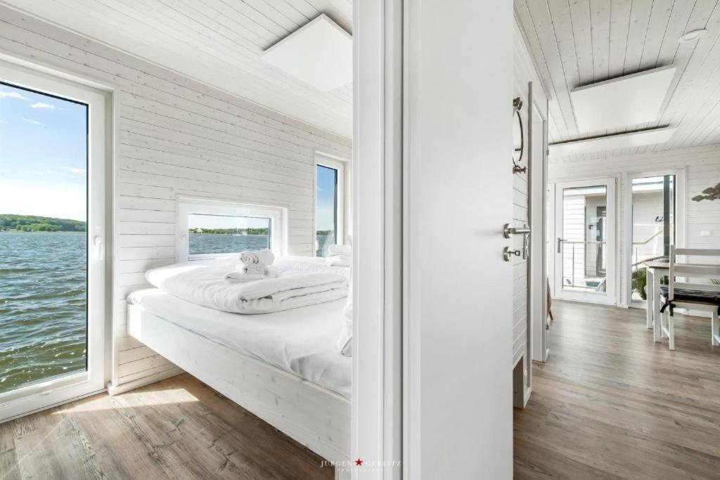 Hausboot Gluecksmomente Mit Dachterrasse In Schleswig Am Ostseefjord Schlei Exterior foto